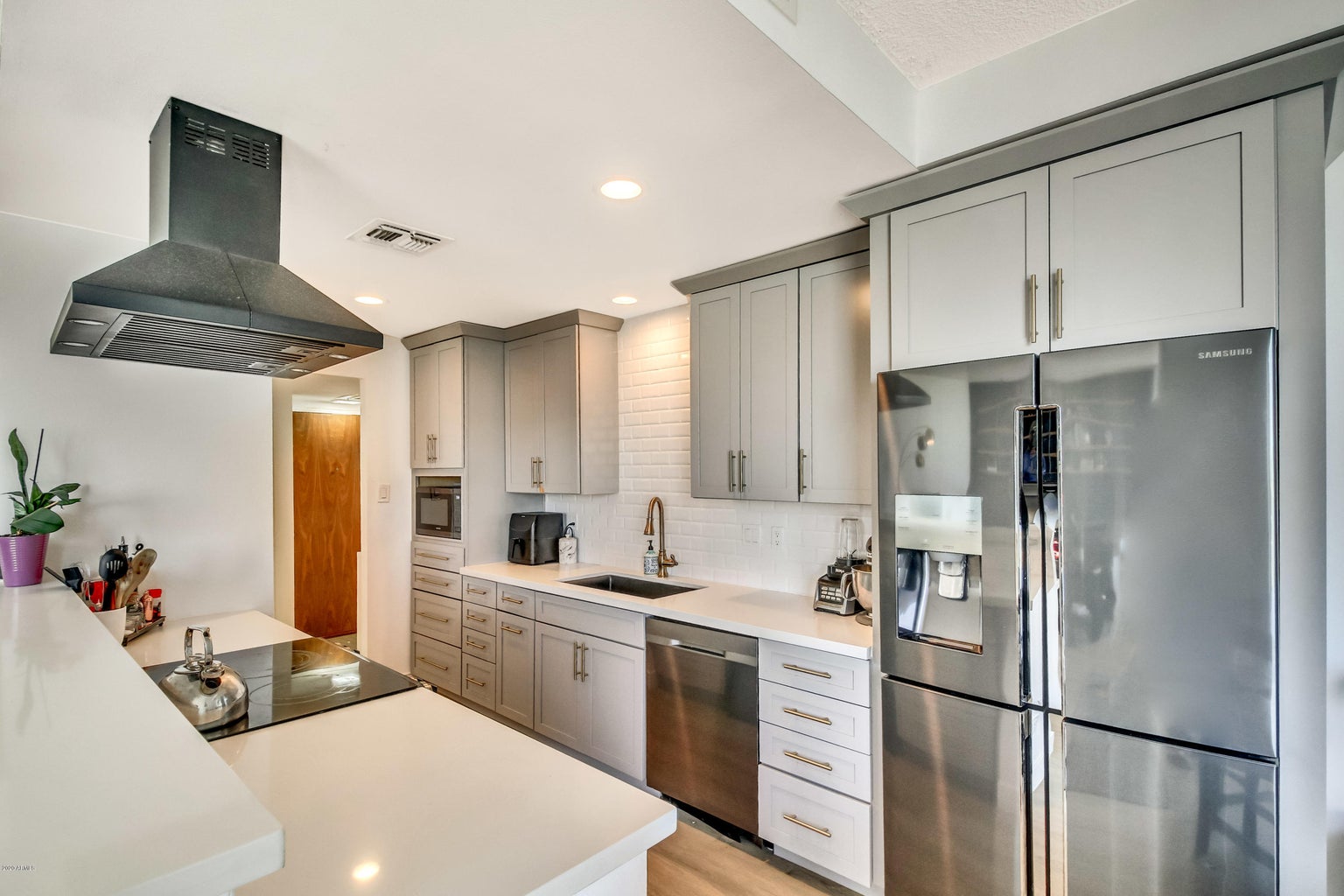207 W CLARENDON AVE 16C Phoenix, AZ 85013